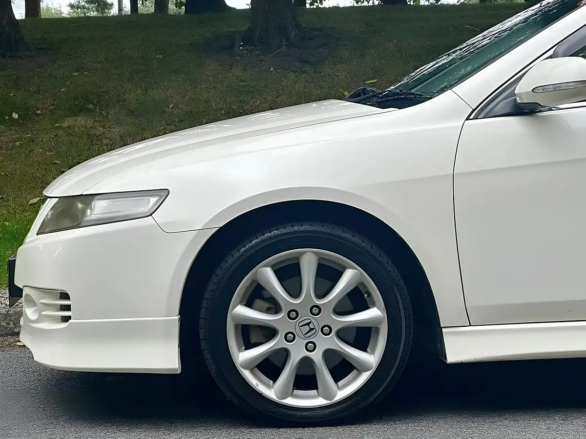 Used 2007 Honda Accord Type S White - Interior and Exterior details 14