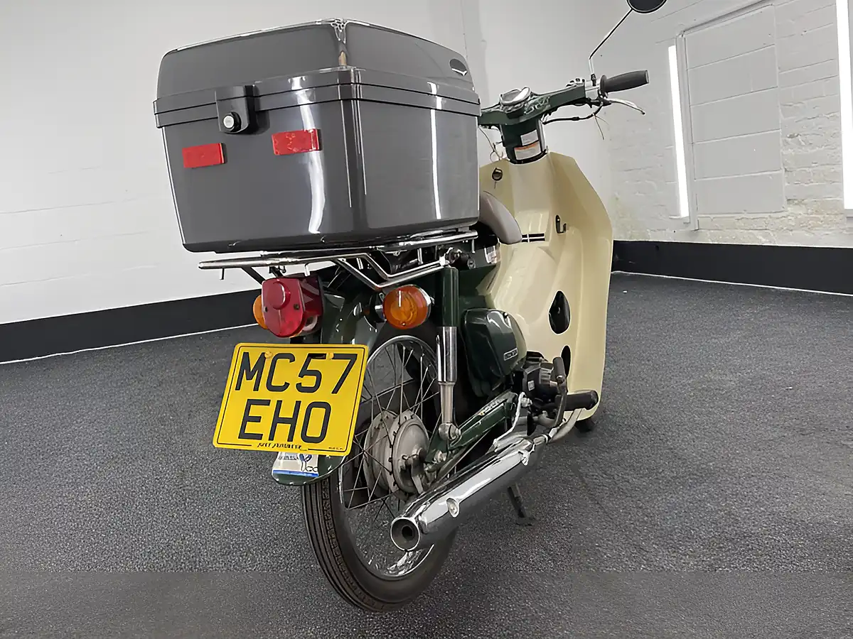 Used 2007 Honda C50 Super Cub Green - Interior and Exterior details 15