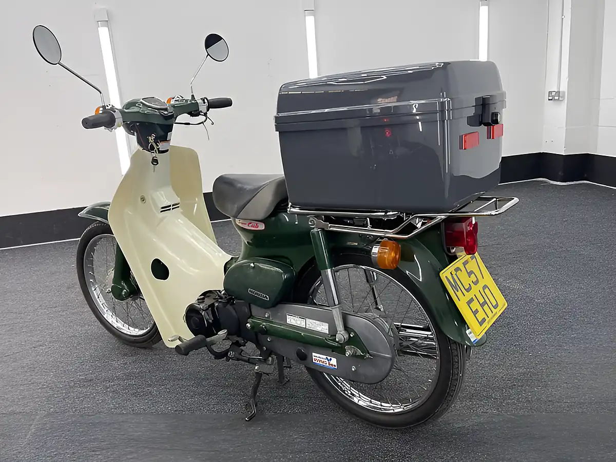 Used 2007 Honda C50 Super Cub Green - Interior and Exterior details 2