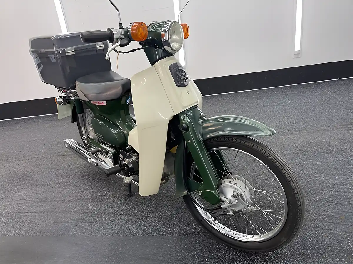 Used 2007 Honda C50 Super Cub Green - Interior and Exterior details 3