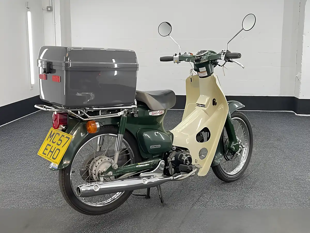 Used 2007 Honda C50 Super Cub Green - Interior and Exterior details 4