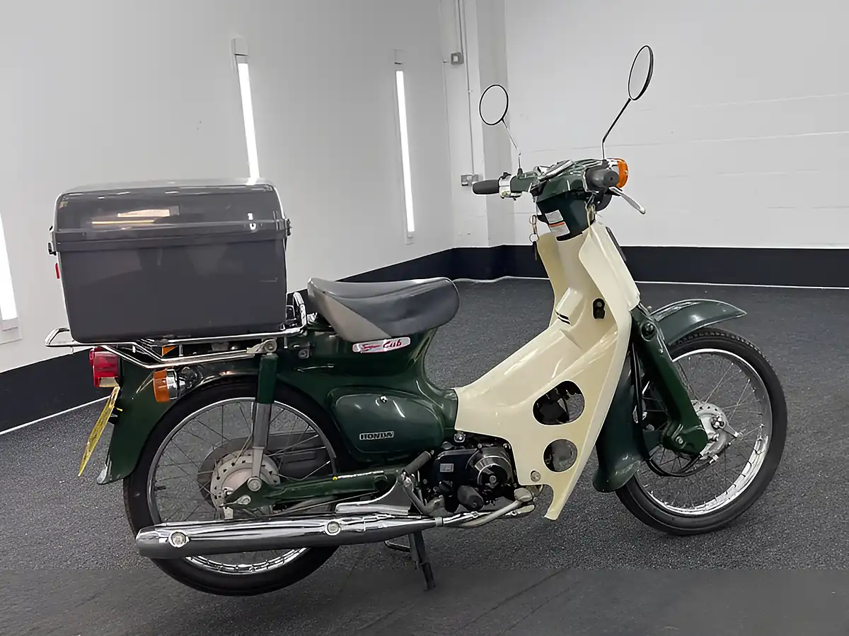 Used 2007 Honda C50 Super Cub Green - Interior and Exterior details 6