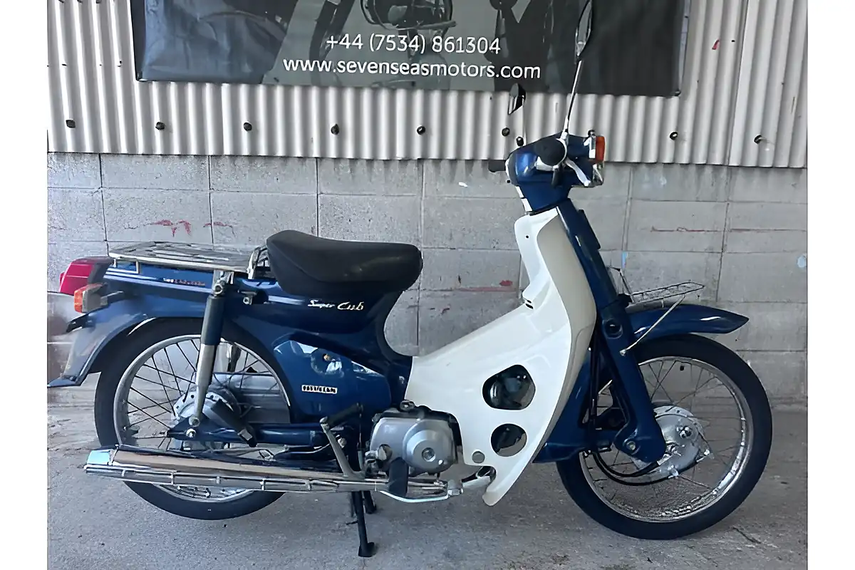 Used 2007 Honda C90 Custom Blue - Front View