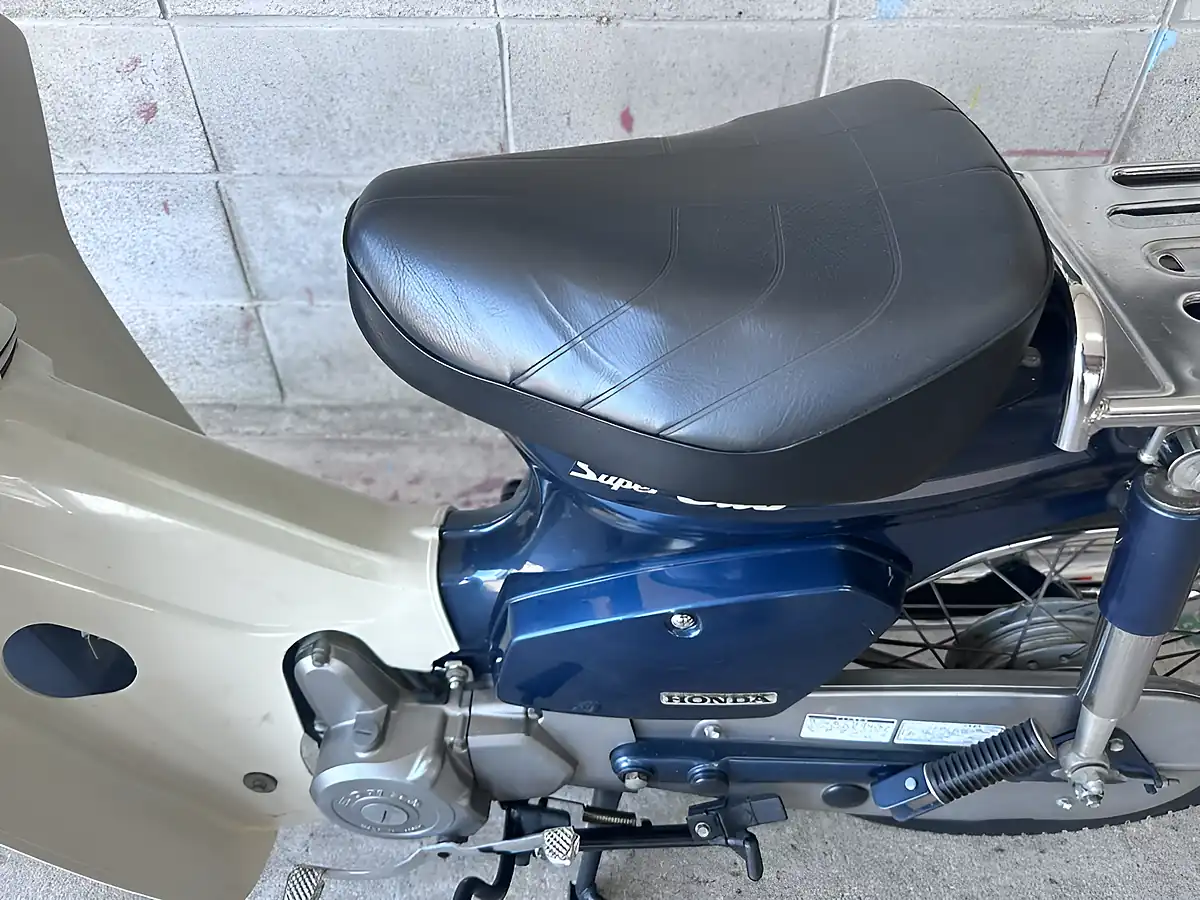 Used 2007 Honda C90 Custom Blue - Interior and Exterior details 18