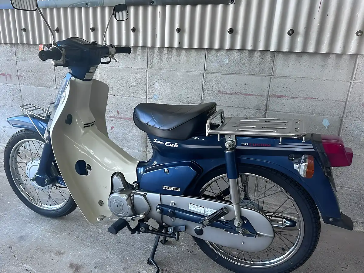 Used 2007 Honda C90 Custom Blue - Interior and Exterior details 9