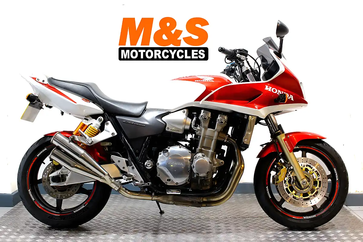 Used 2007 Honda CB1300 S White - Front View