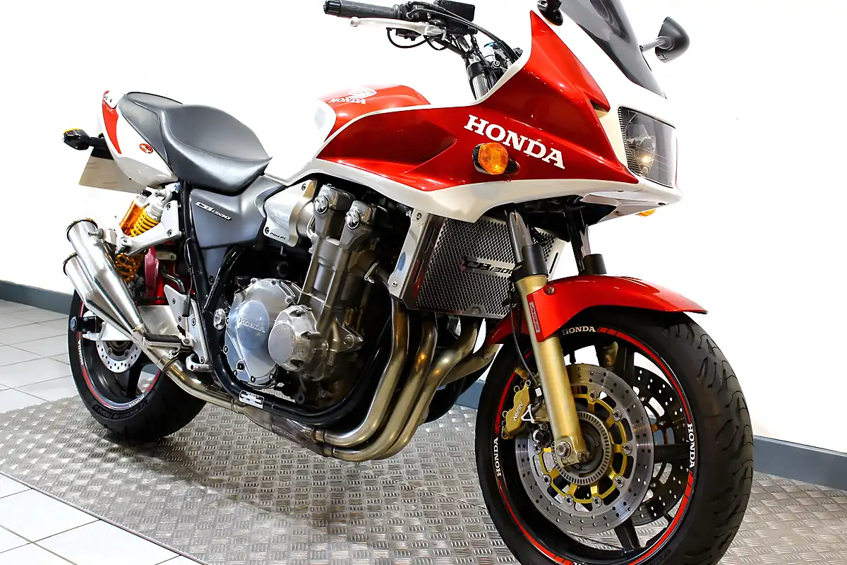 Used 2007 Honda CB1300 S White - Interior and Exterior details 2