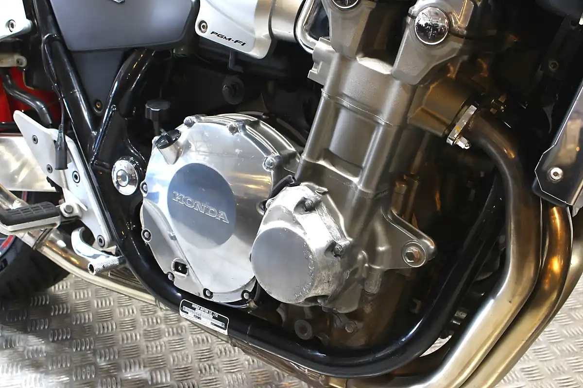 Used 2007 Honda CB1300 S White - Interior and Exterior details 6