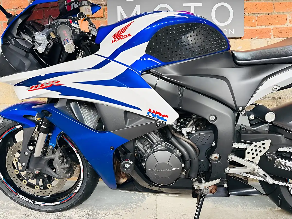 Used 2007 Honda CBR600RR Rr Blue - Interior and Exterior details 16