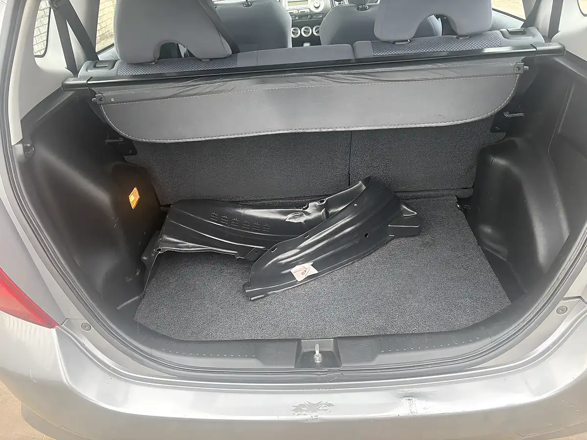 Used 2007 Honda Jazz Se Silver - Interior and Exterior details 10