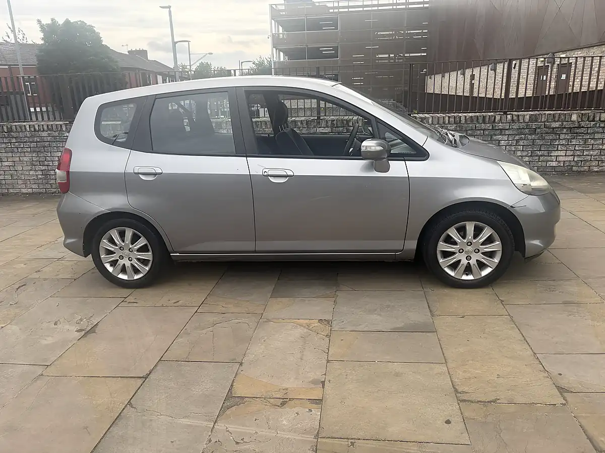 Used 2007 Honda Jazz Se Silver - Interior and Exterior details 2