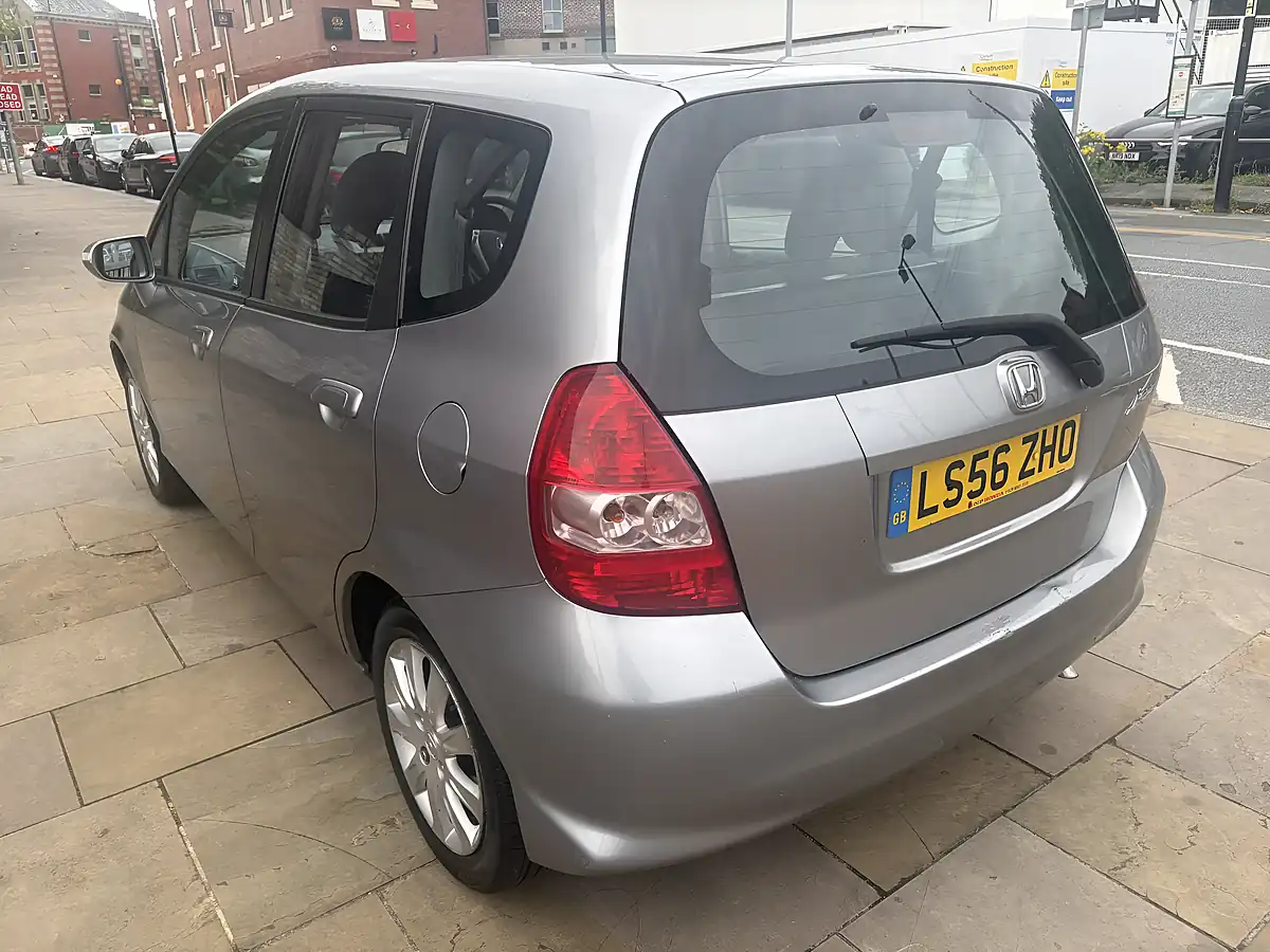 Used 2007 Honda Jazz Se Silver - Interior and Exterior details 4