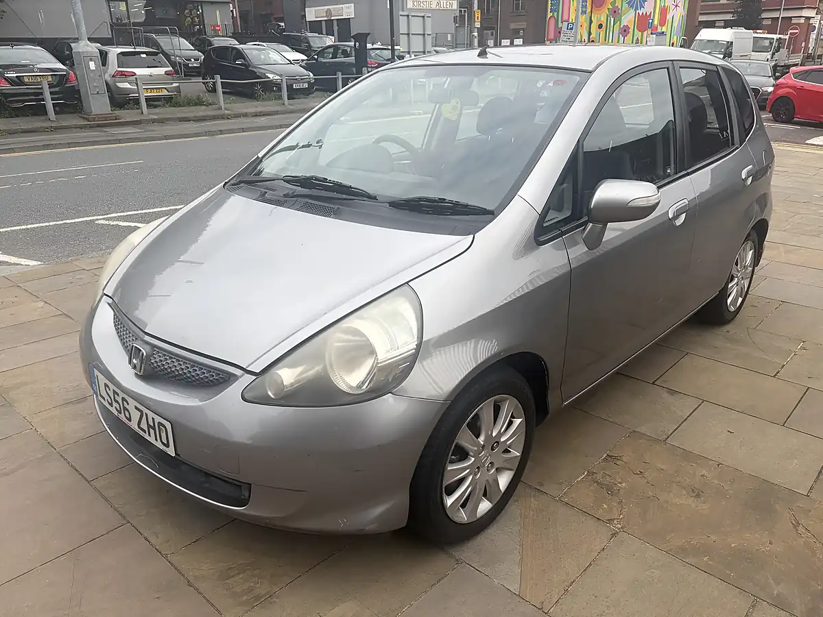 Used 2007 Honda Jazz Se Silver - Interior and Exterior details 6