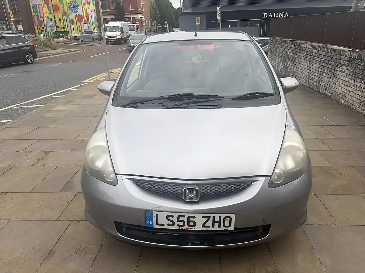 Used 2007 Honda Jazz Se Silver - Interior and Exterior details 7