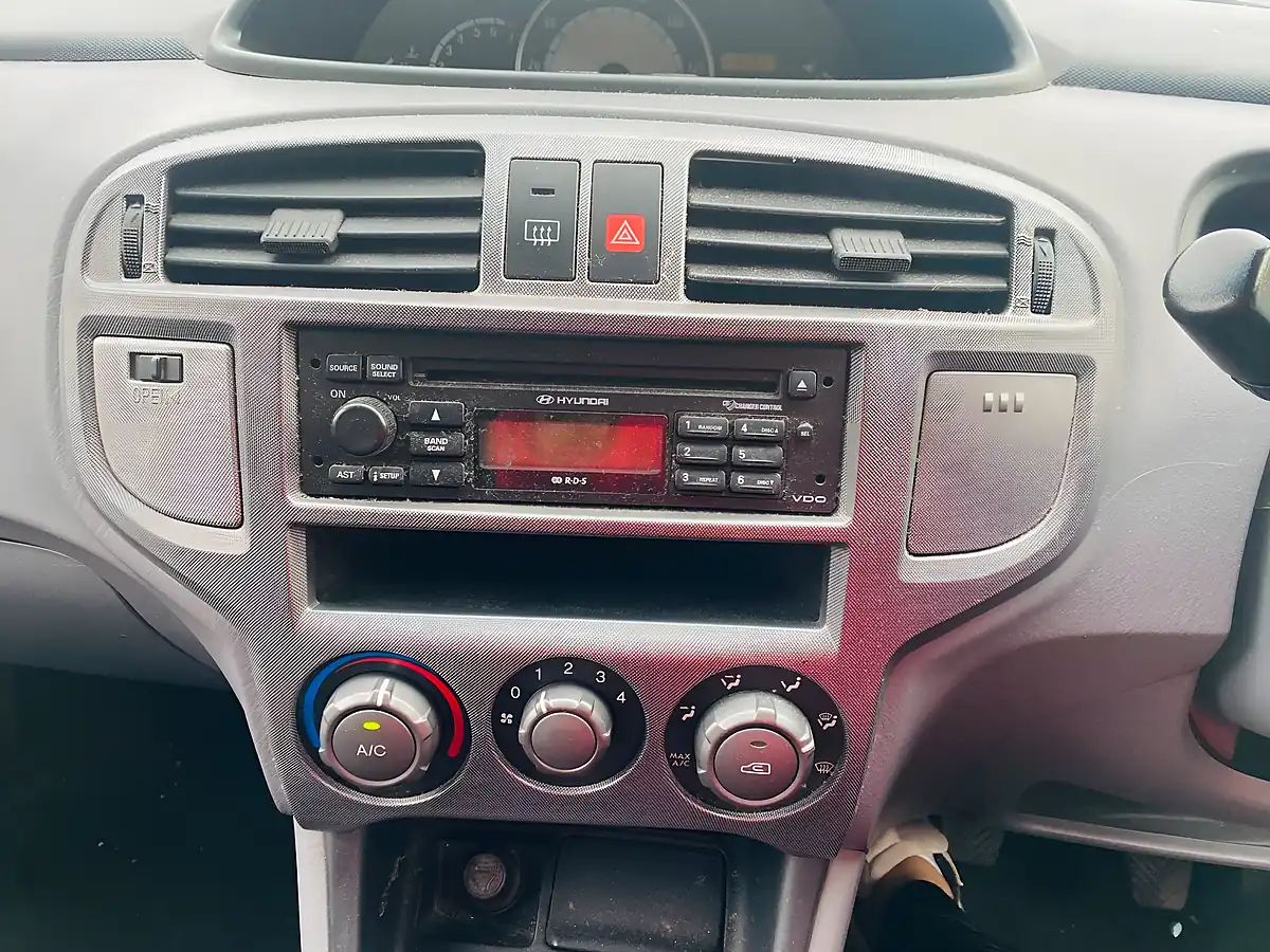Used 2007 Hyundai Matrix Cdx Black - Interior and Exterior details 16