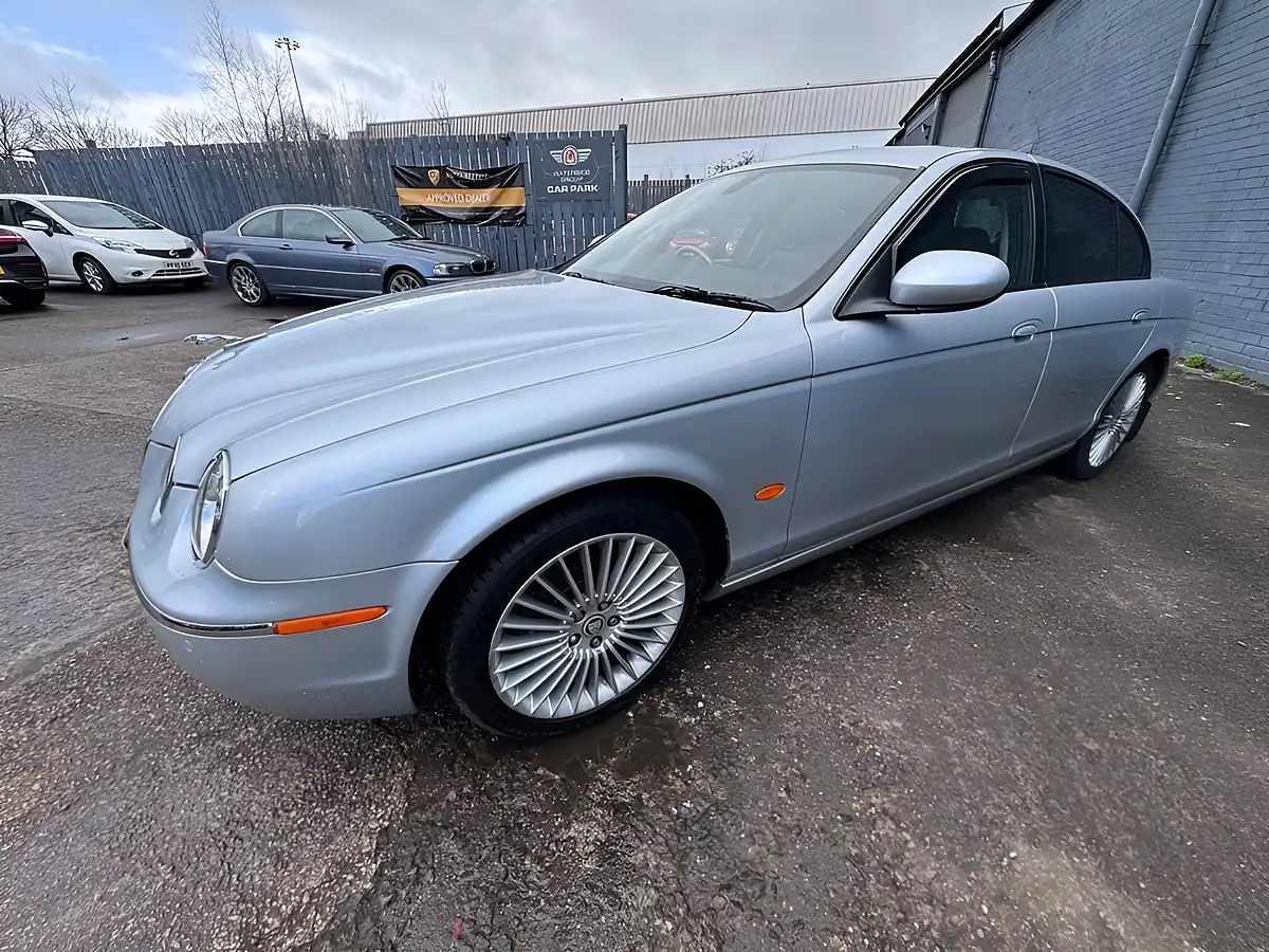 Used 2007 Jaguar S-Type Se Silver - Interior and Exterior details 11