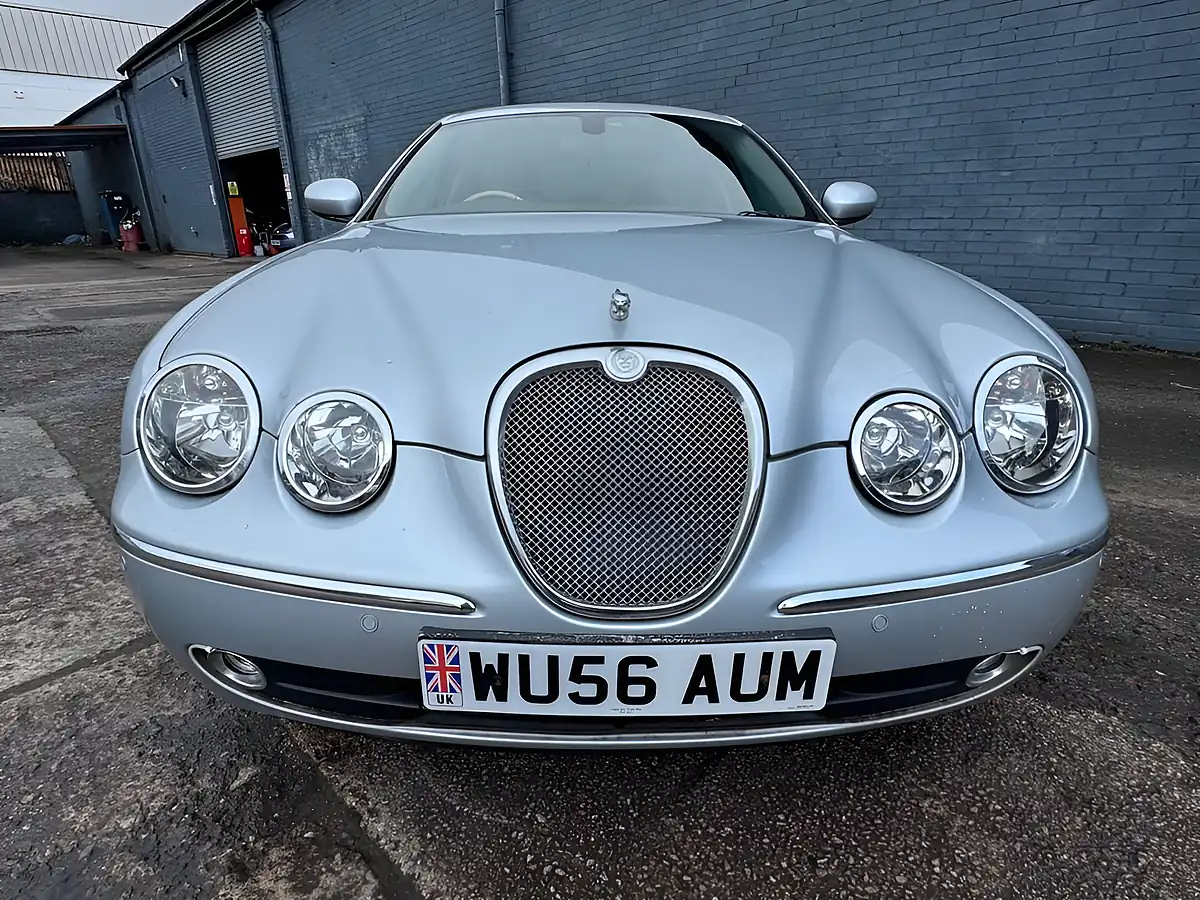 Used 2007 Jaguar S-Type Se Silver - Interior and Exterior details 2