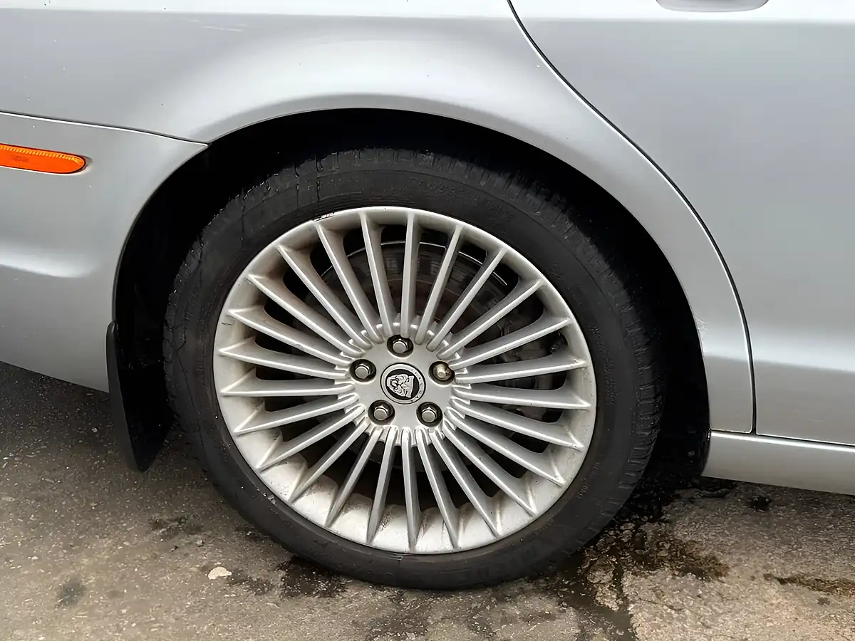 Used 2007 Jaguar S-Type Se Silver - Interior and Exterior details 7
