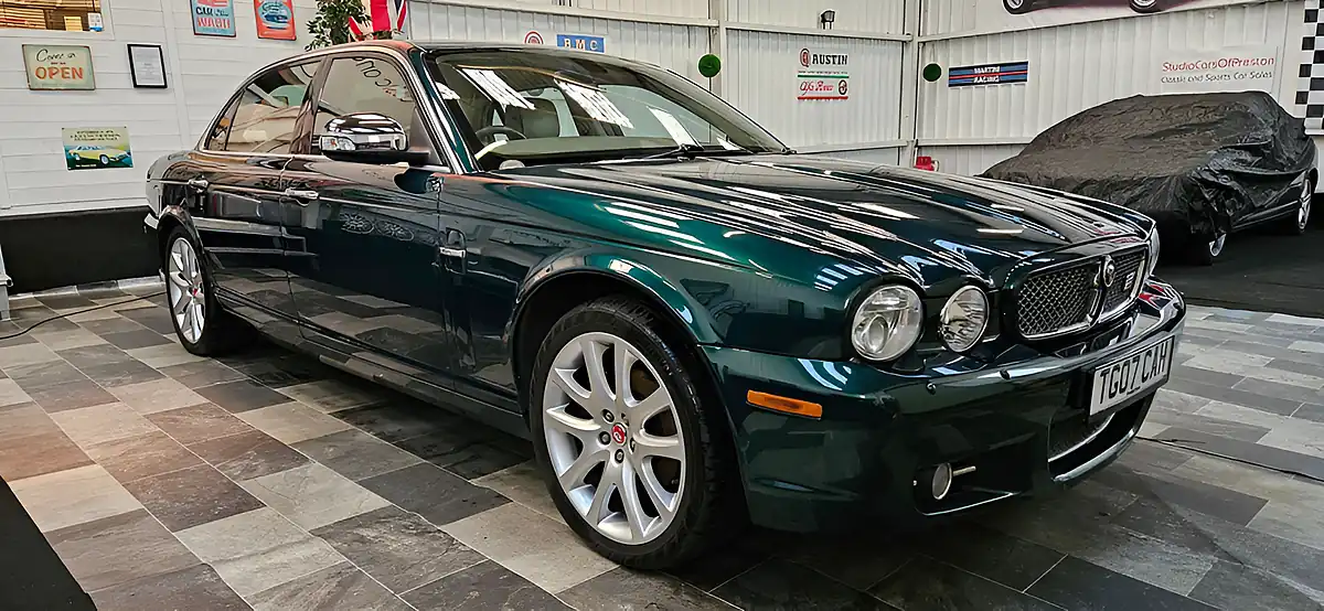 Used 2007 Jaguar Sovereign Long Wheel Base Emerald Fire Green - Front View