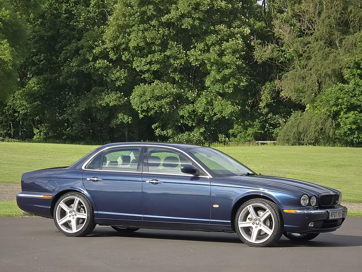 Used 2007 Jaguar Xj Sovereign Indigo Blue Mica - Interior and Exterior details 14