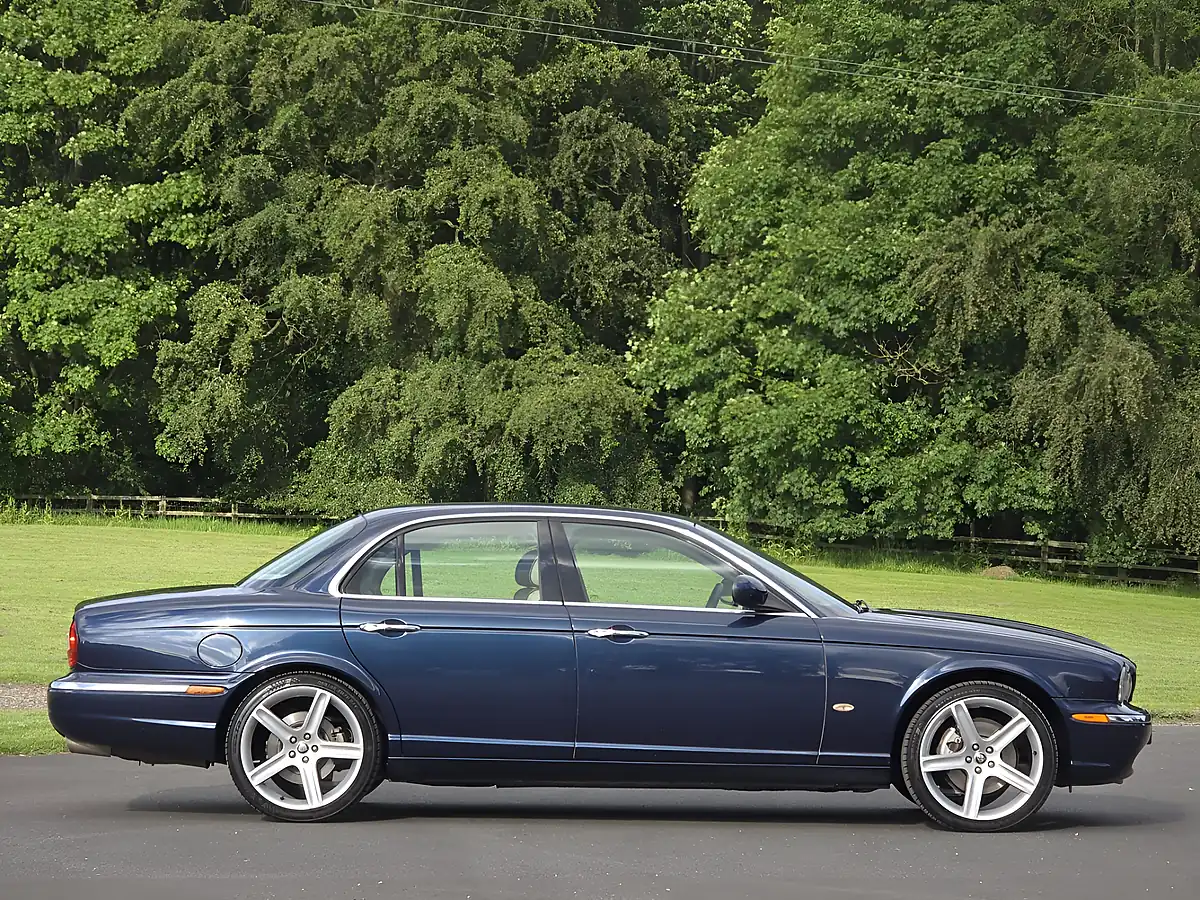 Used 2007 Jaguar Xj Sovereign Indigo Blue Mica - Interior and Exterior details 15