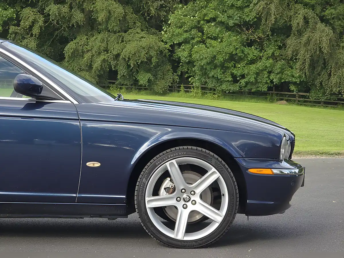 Used 2007 Jaguar Xj Sovereign Indigo Blue Mica - Interior and Exterior details 16