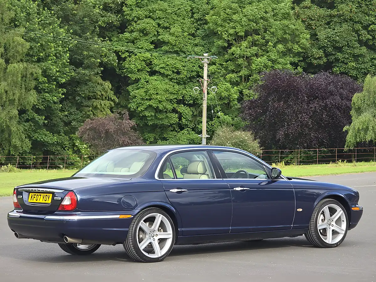 Used 2007 Jaguar Xj Sovereign Indigo Blue Mica - Interior and Exterior details 18