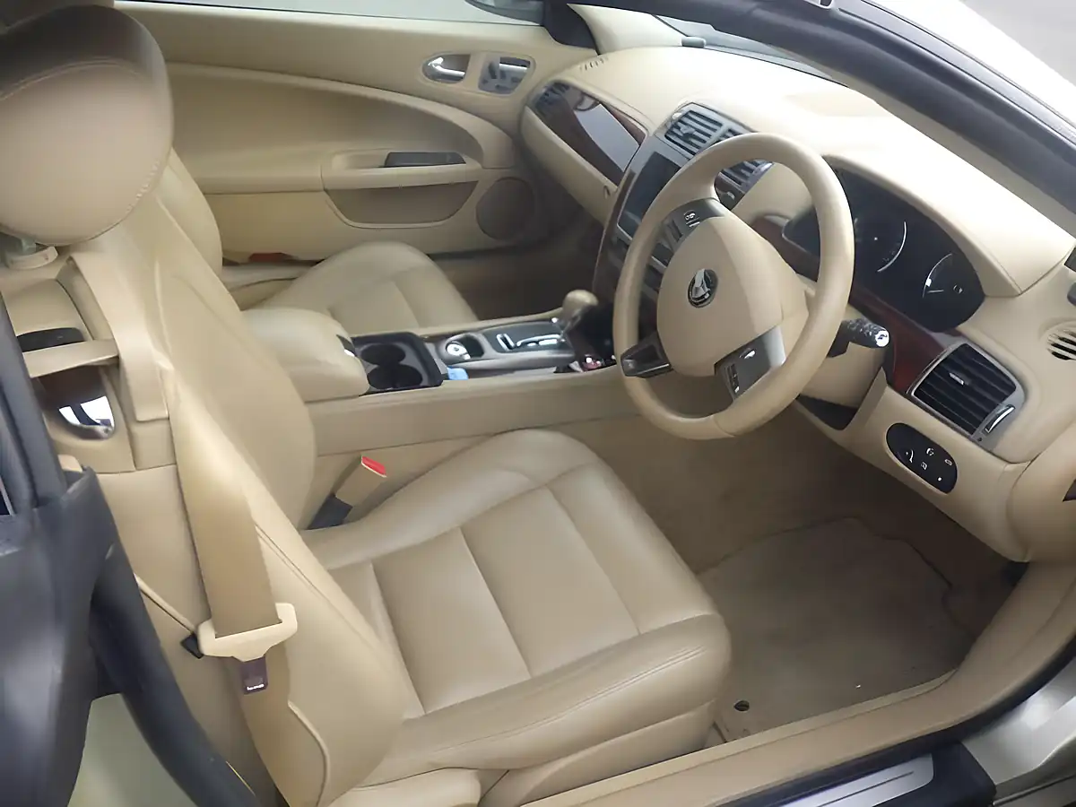 Used 2007 Jaguar Xk Convertible Gold - Interior and Exterior details 3