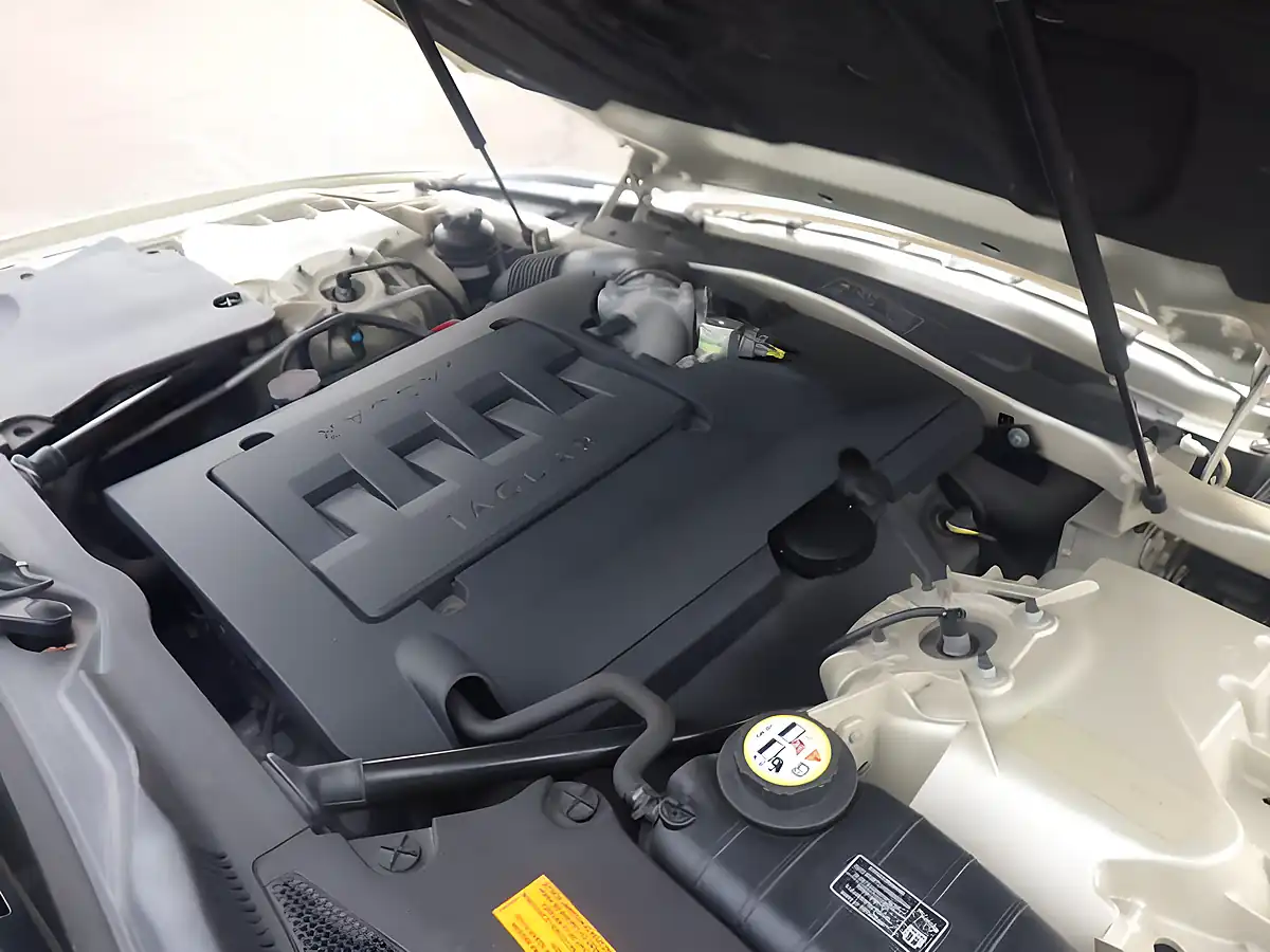 Used 2007 Jaguar Xk Convertible Gold - Interior and Exterior details 4