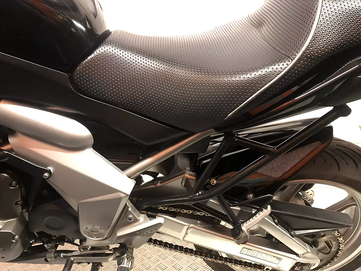 Used 2007 Kawasaki Versys Solid Black - Interior and Exterior details 11