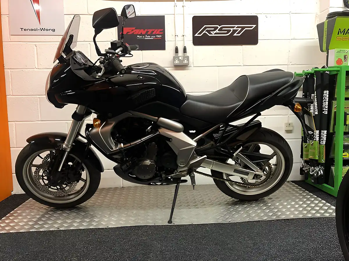 Used 2007 Kawasaki Versys Solid Black - Interior and Exterior details 2