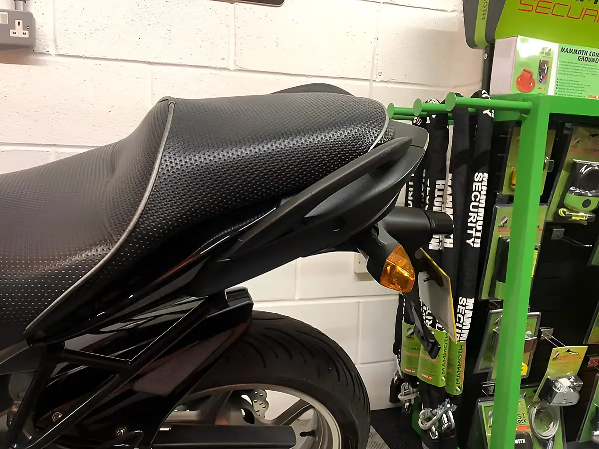 Used 2007 Kawasaki Versys Solid Black - Interior and Exterior details 8