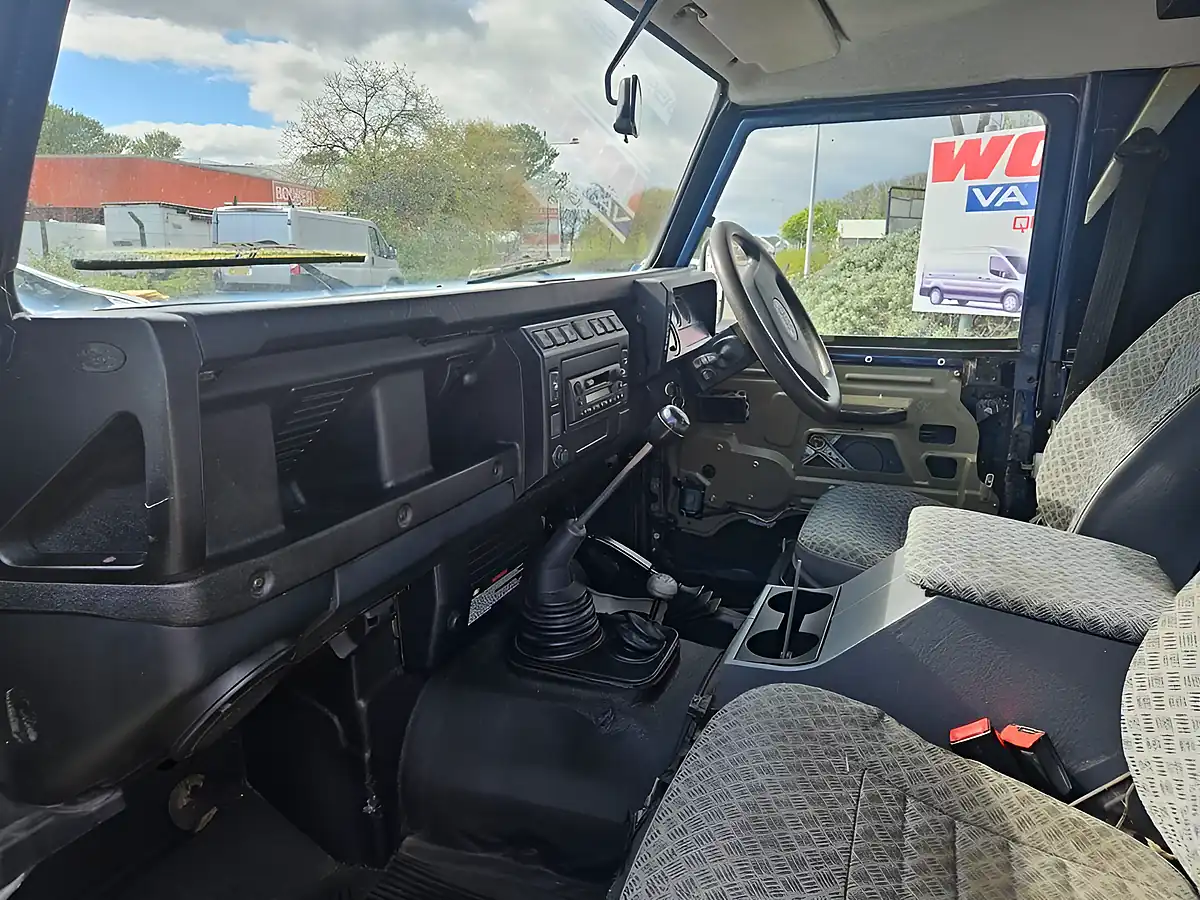 Used 2007 Land Rover Defender County Hard Top Blue - Interior and Exterior details 10