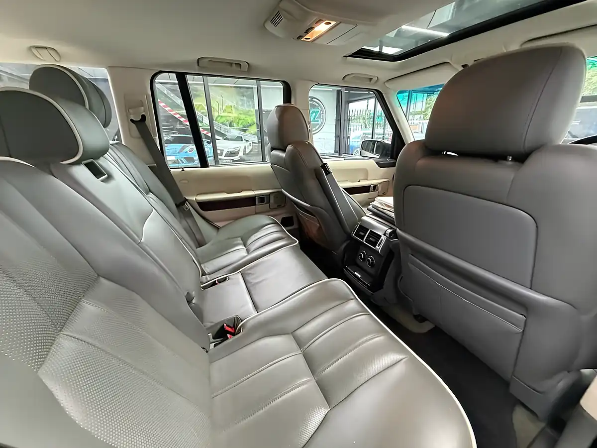 Used 2007 Land Rover Range Rover Vogue Atacama Sand - Interior and Exterior details 11