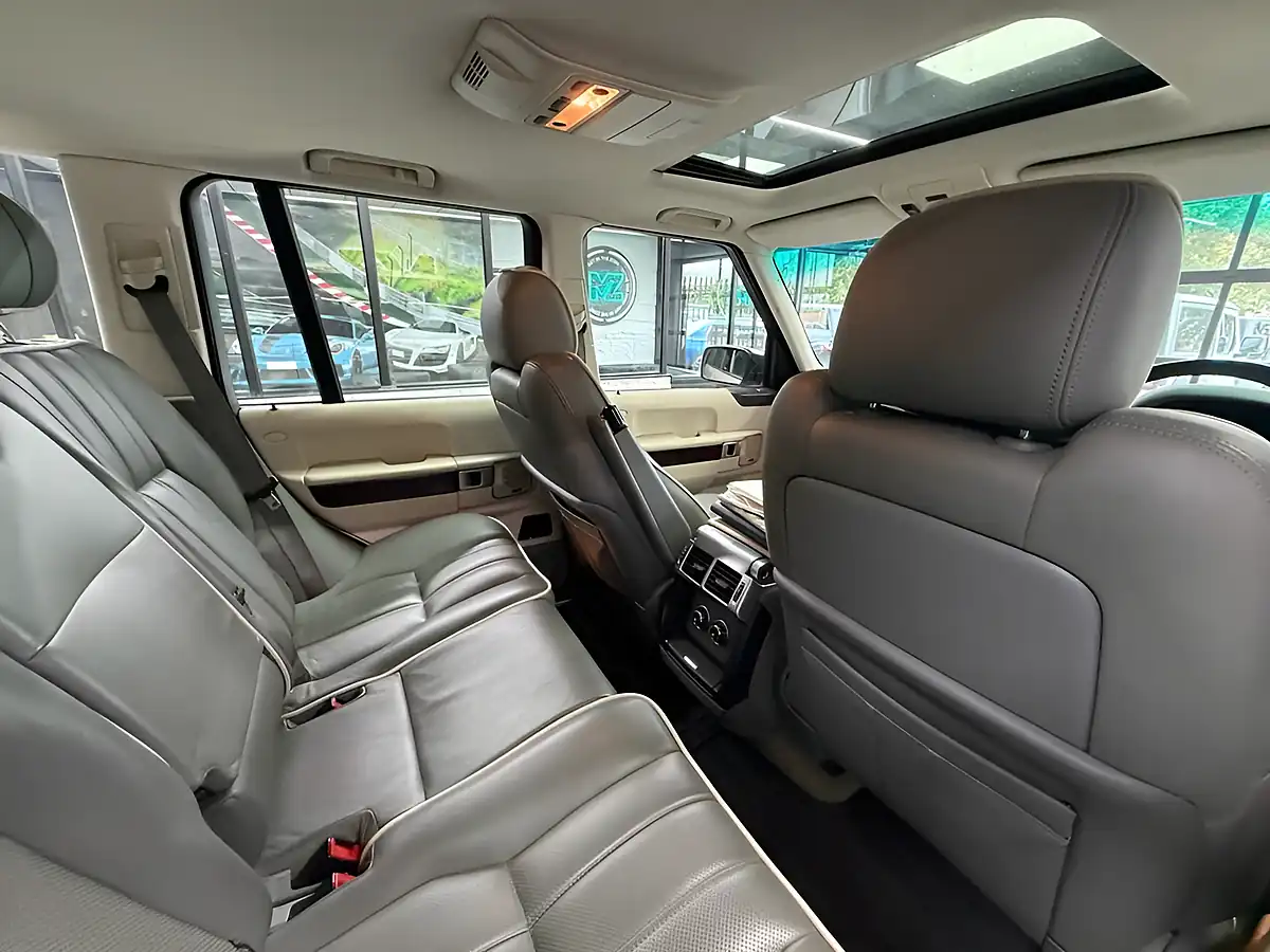 Used 2007 Land Rover Range Rover Vogue Atacama Sand - Interior and Exterior details 12