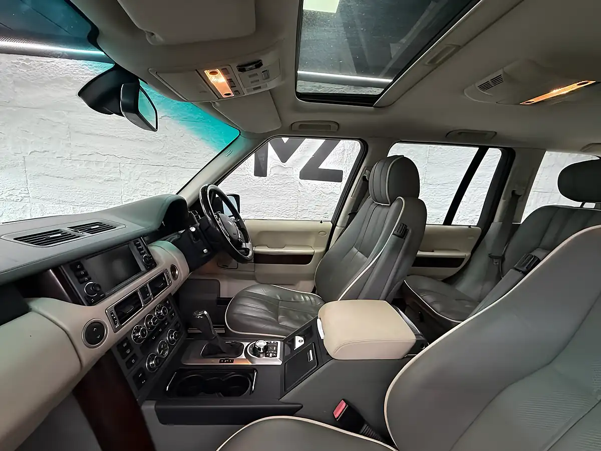 Used 2007 Land Rover Range Rover Vogue Atacama Sand - Interior and Exterior details 13
