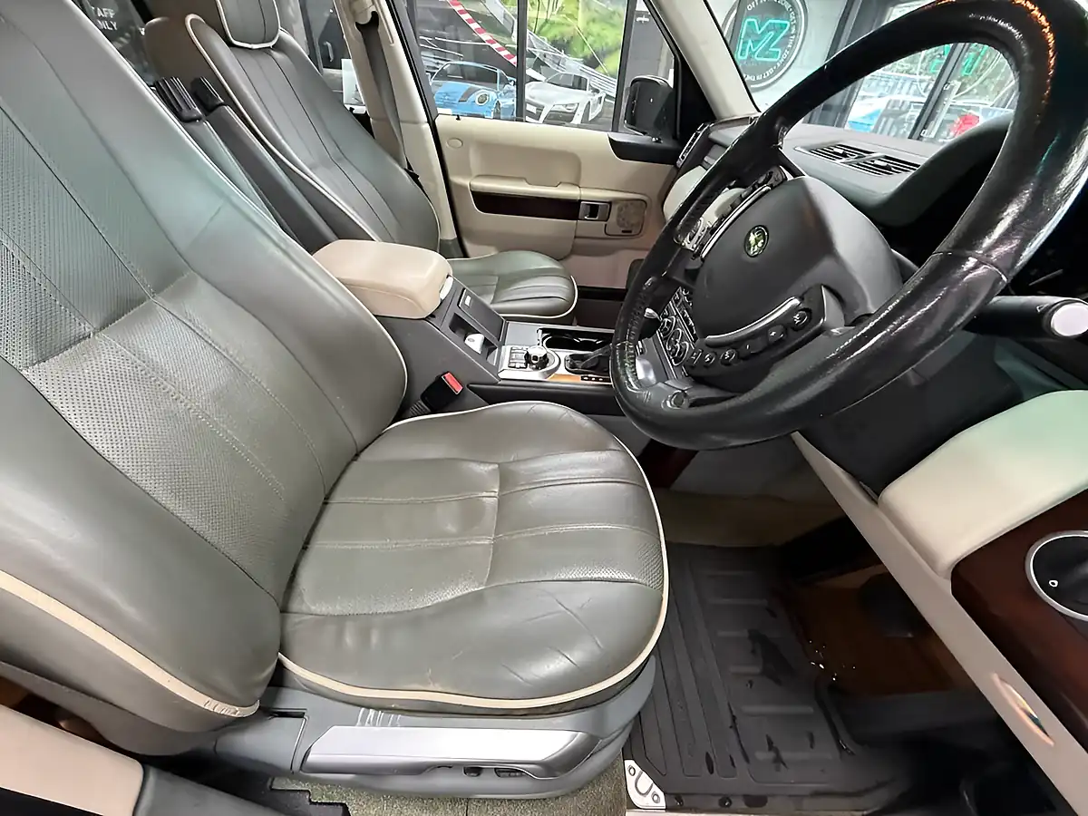 Used 2007 Land Rover Range Rover Vogue Atacama Sand - Interior and Exterior details 14