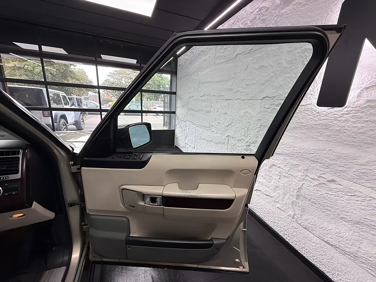 Used 2007 Land Rover Range Rover Vogue Atacama Sand - Interior and Exterior details 20
