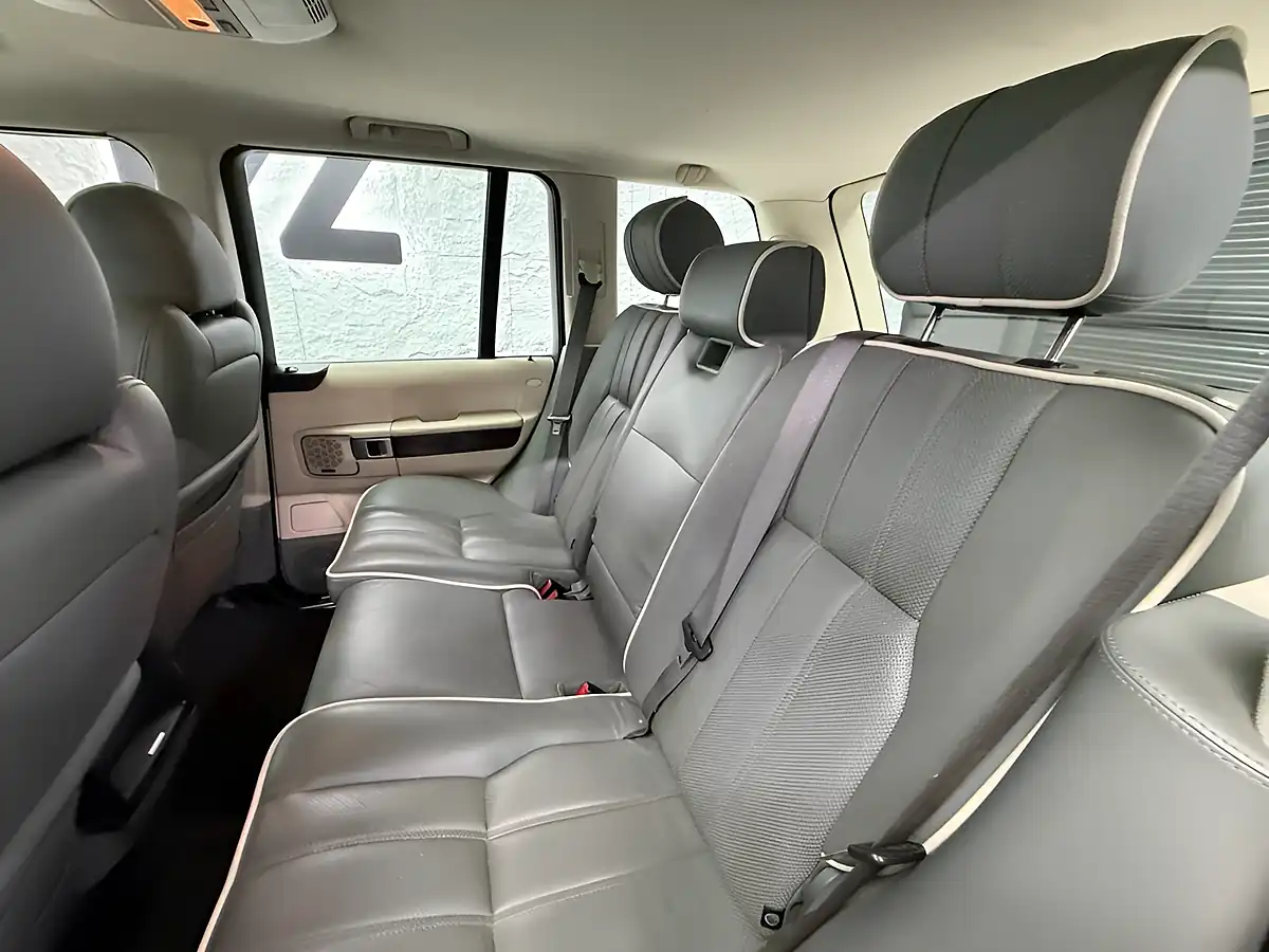 Used 2007 Land Rover Range Rover Vogue Atacama Sand - Interior and Exterior details 9