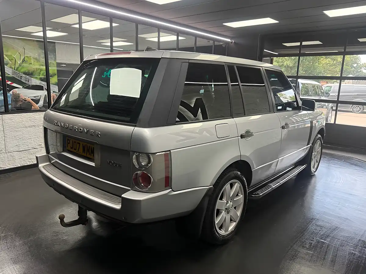 Used 2007 Land Rover Range Rover Vogue Silver - Interior and Exterior details 10