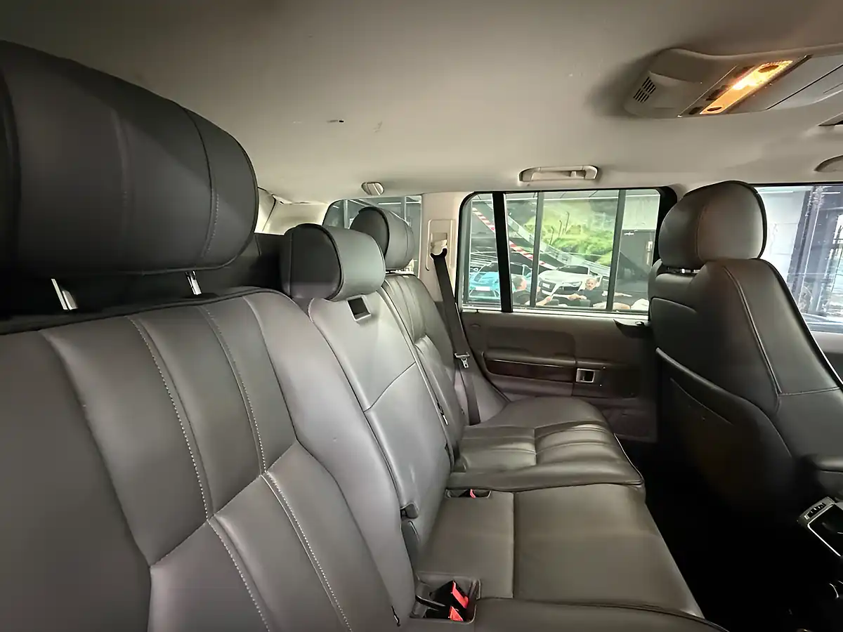 Used 2007 Land Rover Range Rover Vogue Silver - Interior and Exterior details 20