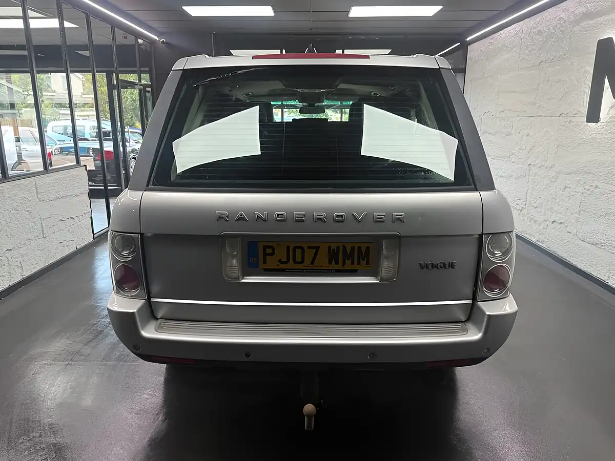 Used 2007 Land Rover Range Rover Vogue Silver - Interior and Exterior details 4