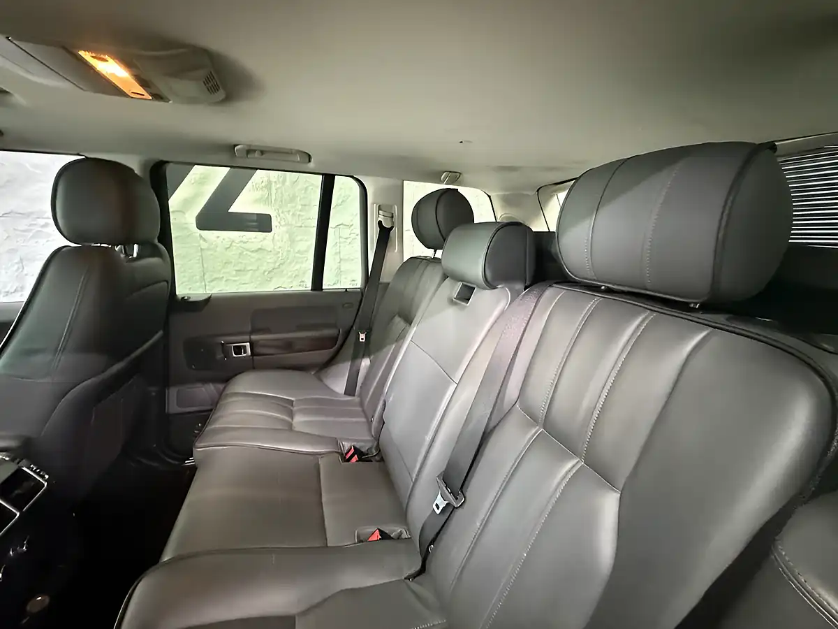 Used 2007 Land Rover Range Rover Vogue Silver - Interior and Exterior details 5
