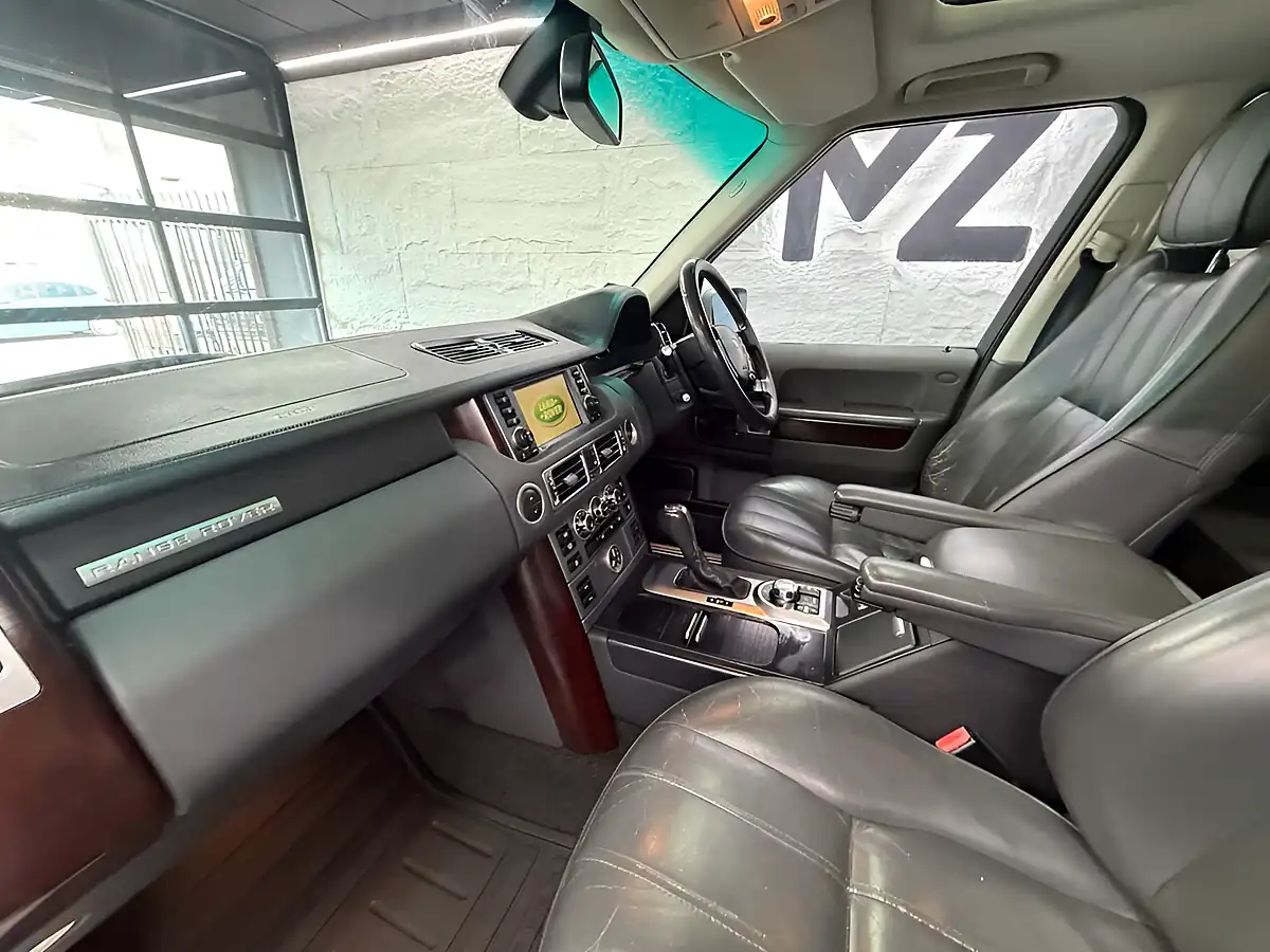 Used 2007 Land Rover Range Rover Vogue Silver - Interior and Exterior details 7