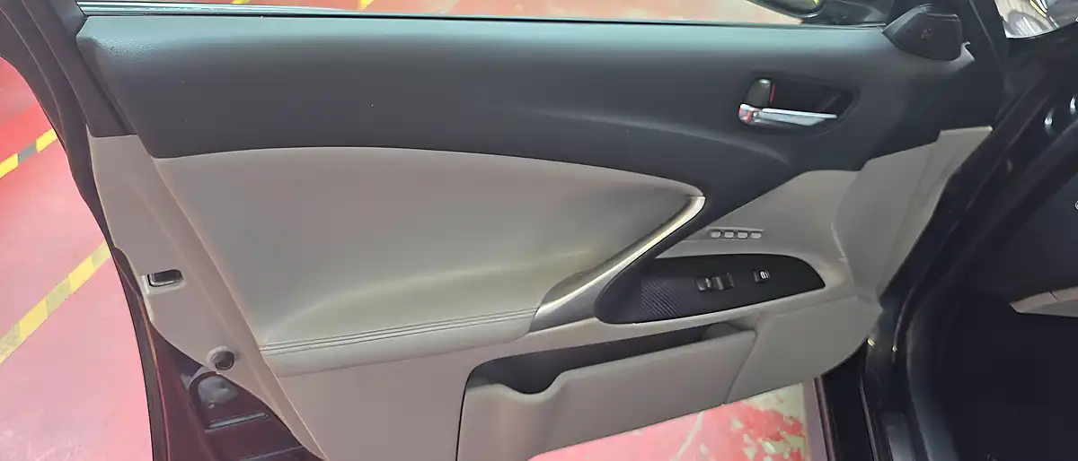 Used 2007 Lexus Is Se-L Grey - Interior and Exterior details 18