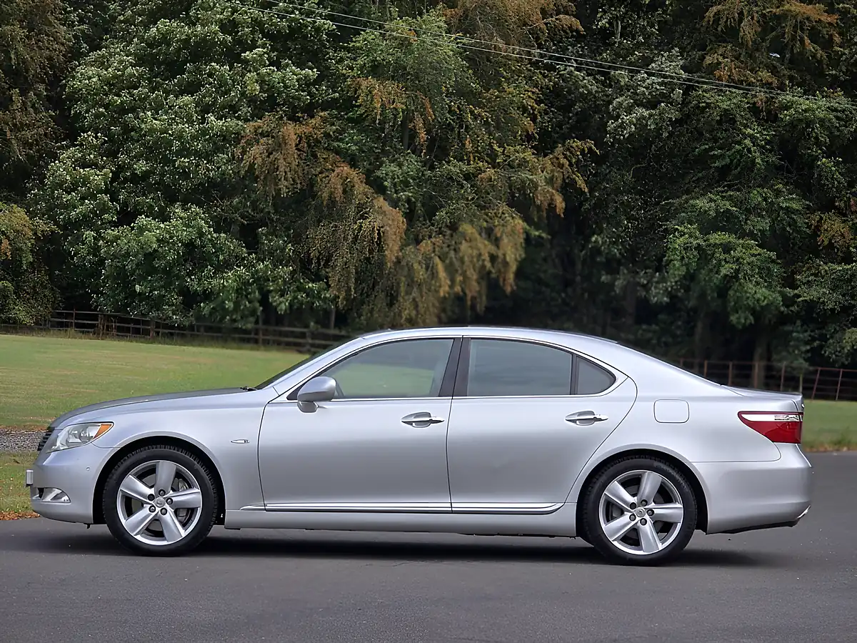 Used 2007 Lexus Ls Se-L Silver - Interior and Exterior details 12
