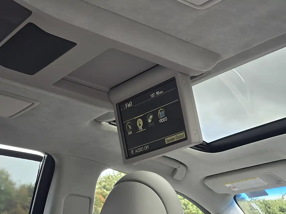 Used 2007 Lexus Ls Se-L Silver - Interior and Exterior details 6