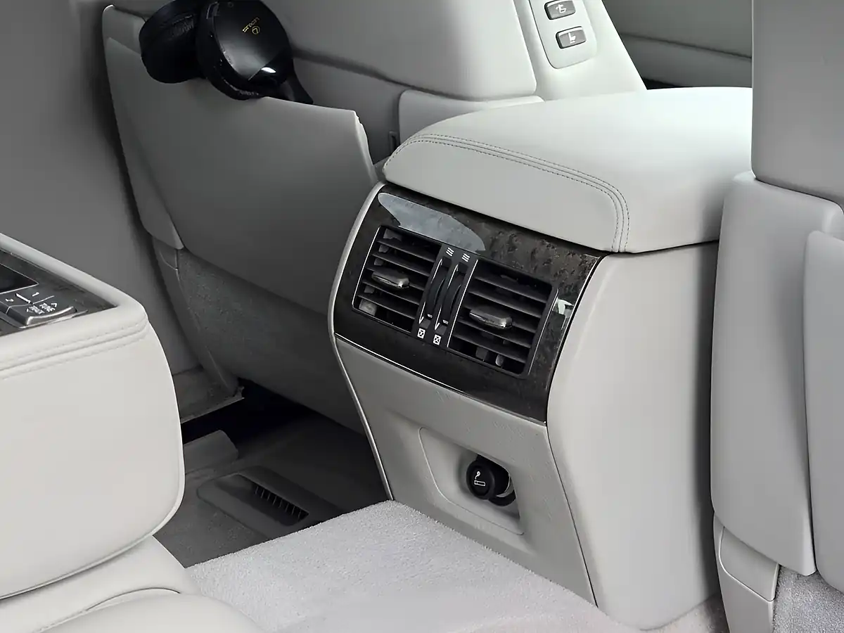 Used 2007 Lexus Ls Se-L Silver - Interior and Exterior details 9