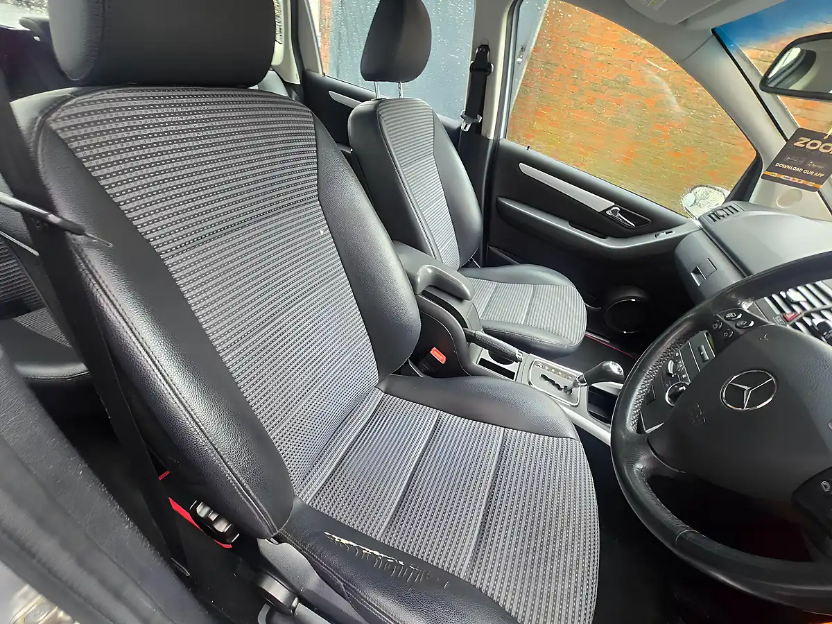 Used 2007 Mercedes a Class Avantgarde Se Silver - Interior and Exterior details 14