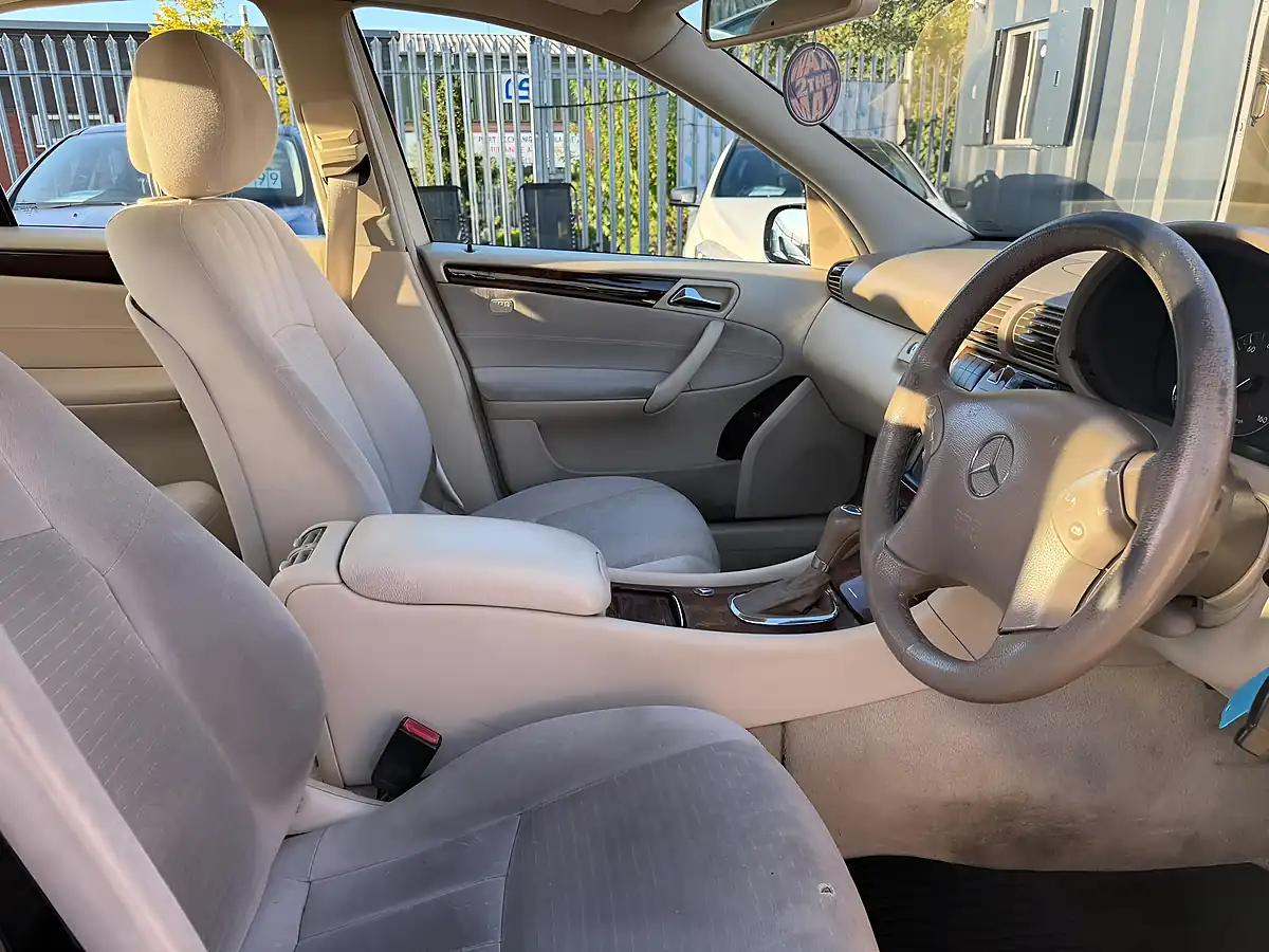 Used 2007 Mercedes-Benz C Class Elegance Se Black - Interior and Exterior details 10